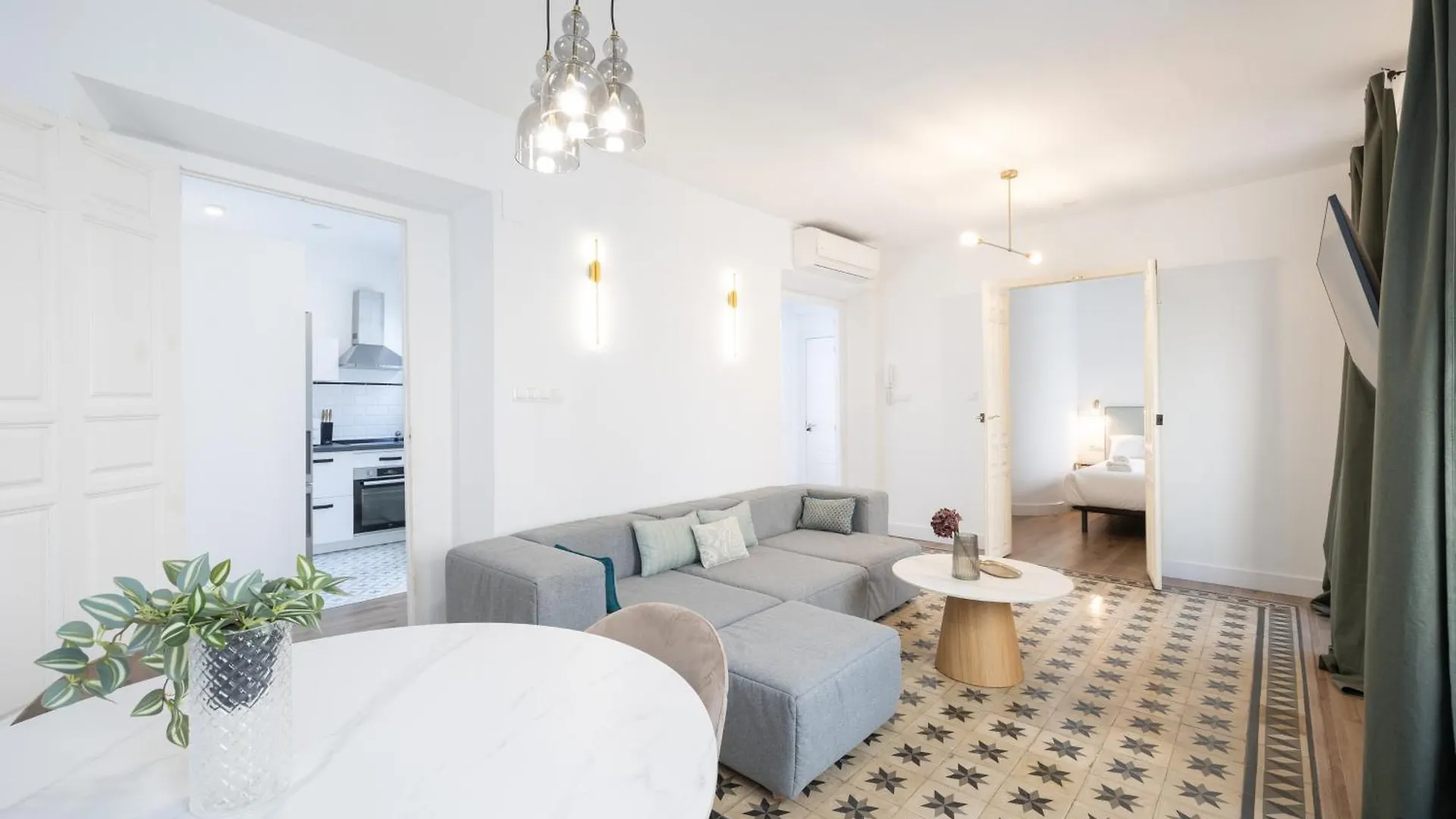 Spacious Bright Palace -1Bedroom-Terrace-Center Malaga 0*,