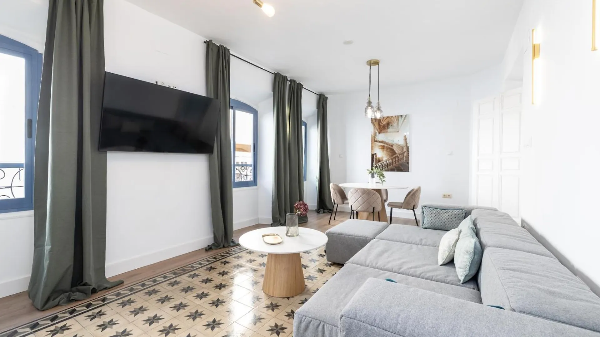 Apartment Spacious Bright Palace -1Bedroom-Terrace-Center Malaga