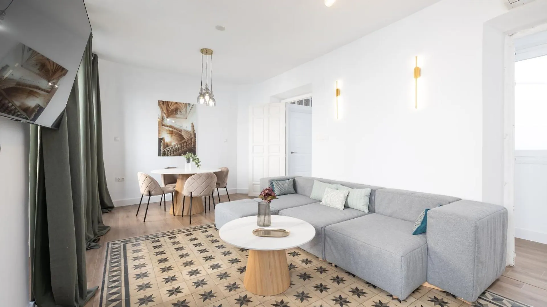 Spacious Bright Palace -1Bedroom-Terrace-Center Malaga Apartment